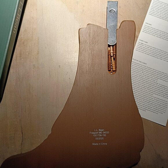 NIB l.l. bean cribbage board with 6 pegs - Picture 4 of 4
